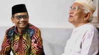 Mahfud dan Gus Mus Mahfud dan Gus Mus