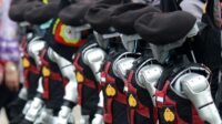 polri-memamerkan-sejumlah-jenis-robot-dalam-parade-teknologi-robotik-di-puncak-hari-bhayangkara-ke-79-monas-jakarta-selasa-172-1751349358101_169
