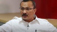 ferdinand-hutahaean-pertanyakan-sembilan-naga-taipan-sering-ke-solo-temui-jokowi-P0DnMSUxeD